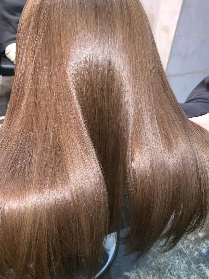 ロング ミルクティーベージュ ブリーチ 店長 清水のヘアスタイル