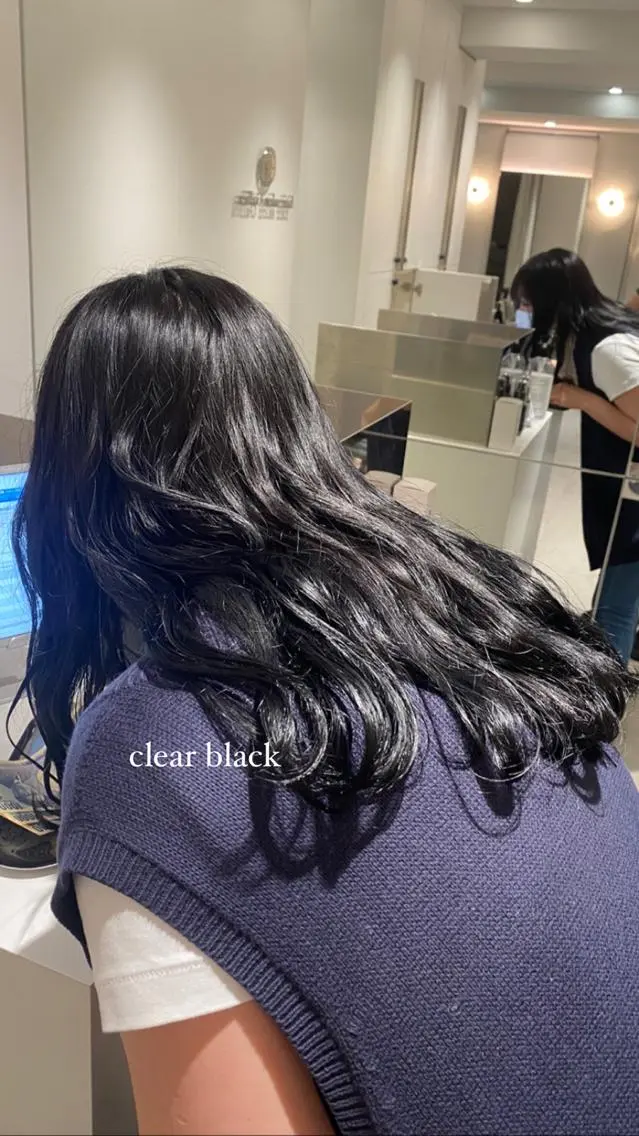 ロング カラー 透明感カラー ヘアカラー トリートメント ヘッドスパ ヘアセット ミオ💎ショート 透ける暗髪のヘアスタイル