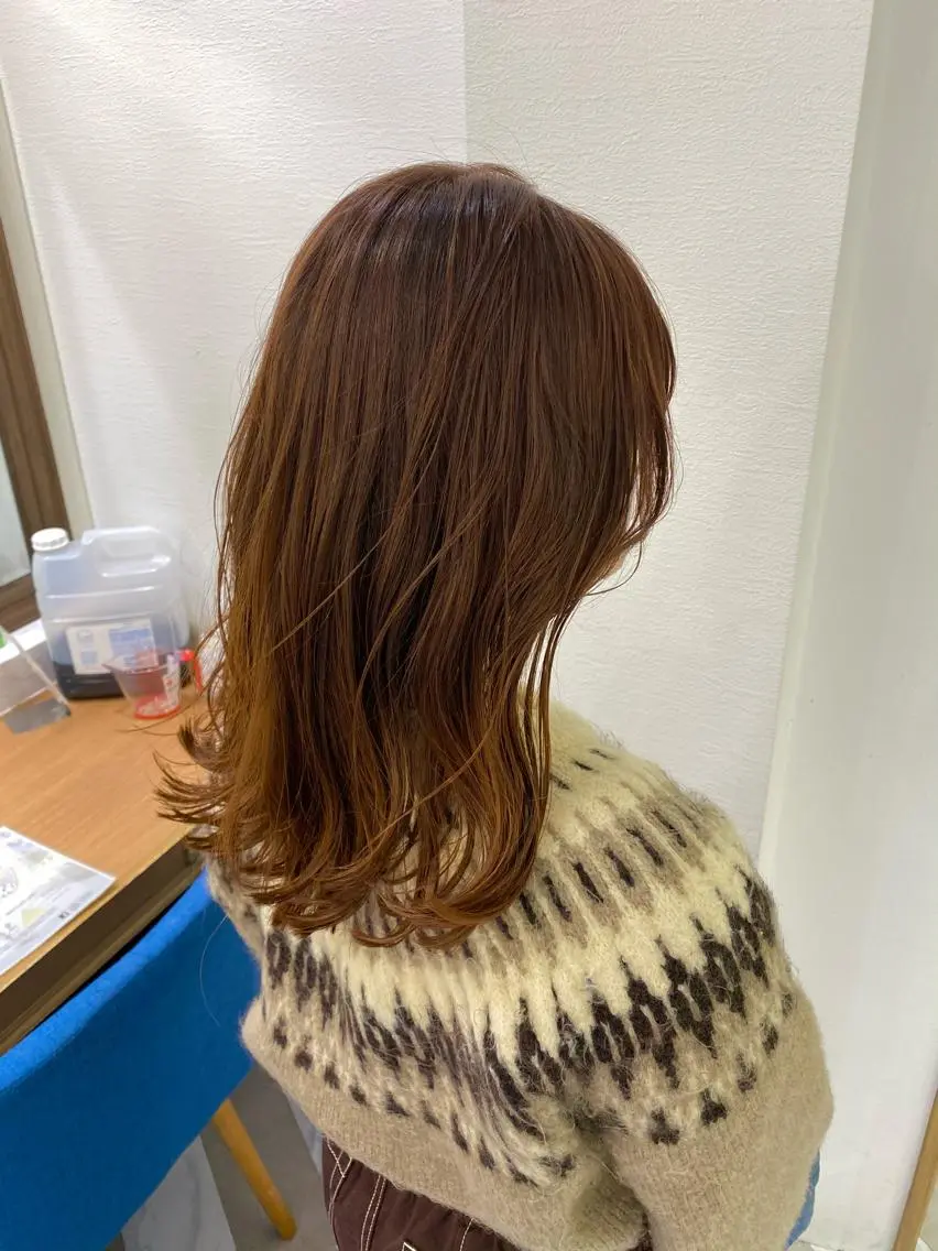 ミディアム カット ヘアカラー トリートメント レイヤーカット /透明感カラー西田のヘアスタイル