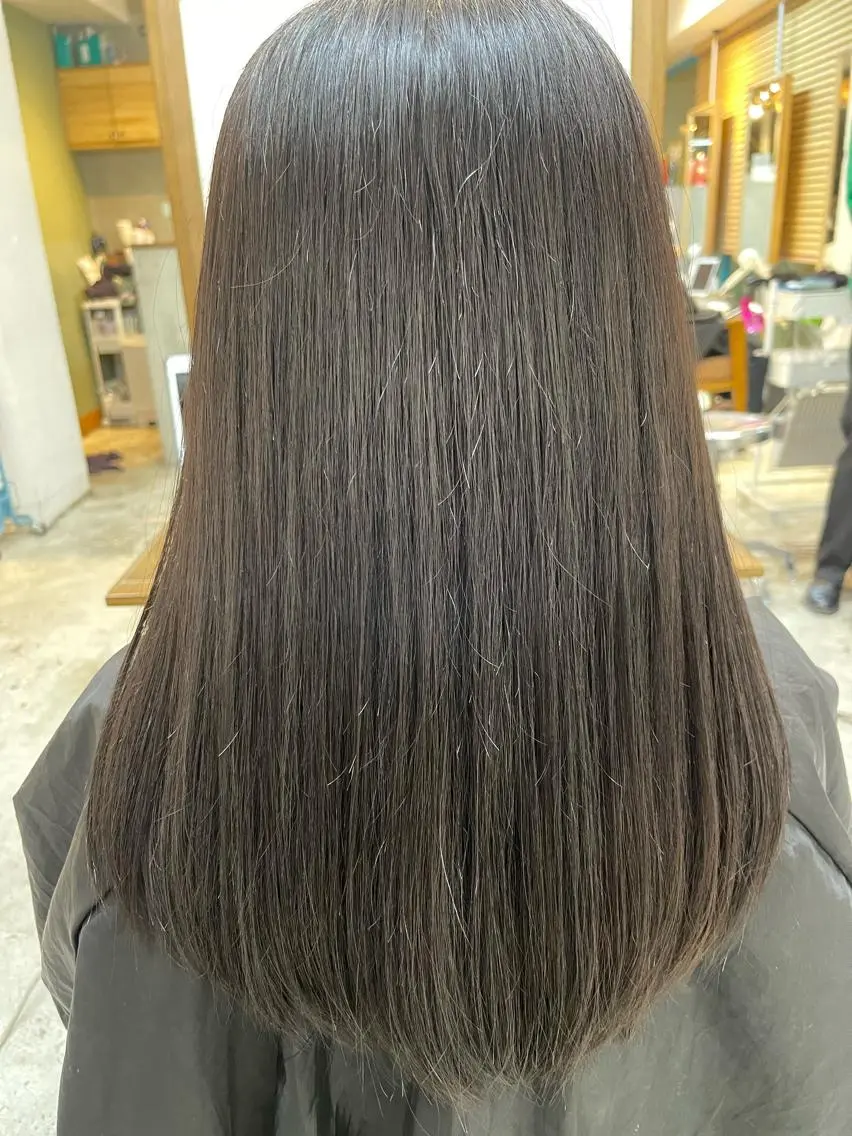 セミロング 中顔面短縮 顔まわり新田大翔のヘアスタイル