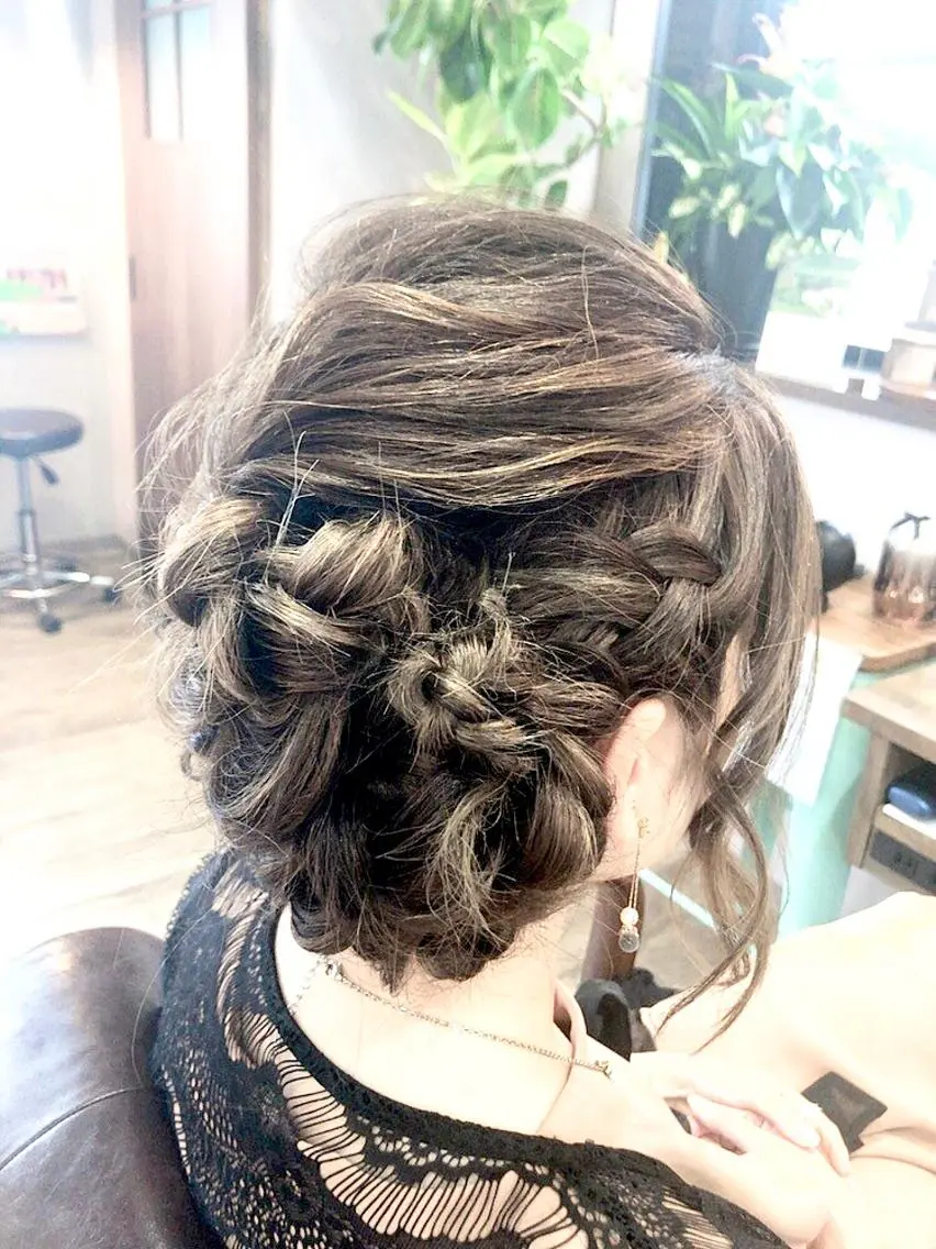 セミロング ヘアアレンジ 三つ編み 似合わせカット 今井 里美のヘアスタイル