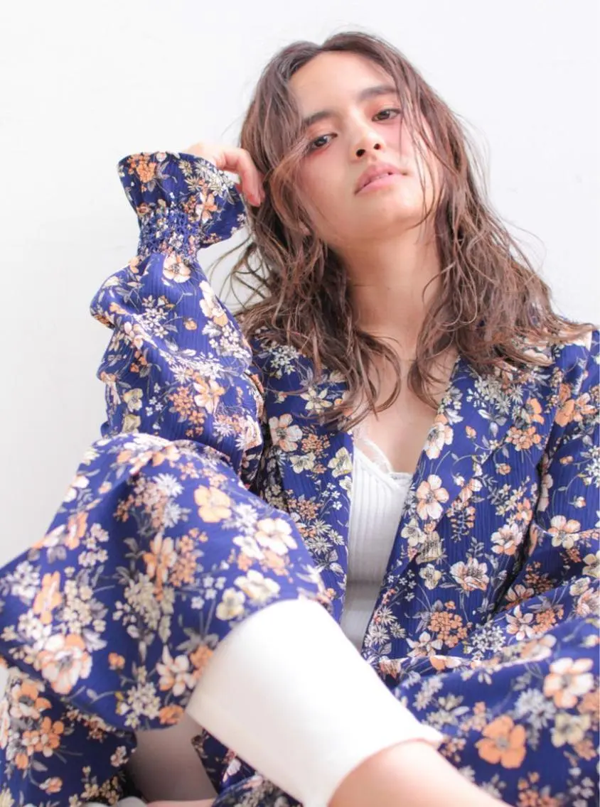 ロング カラー ヘアアレンジ ハイトーン特化 川井優汰のヘアスタイル
