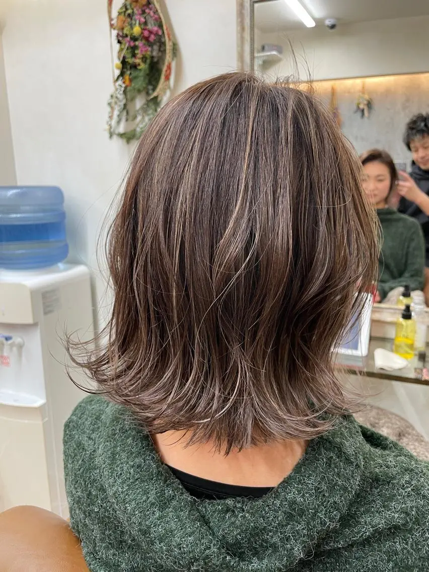 ミディアム カラー シルバー TOWA 野村　コウダイのヘアスタイル