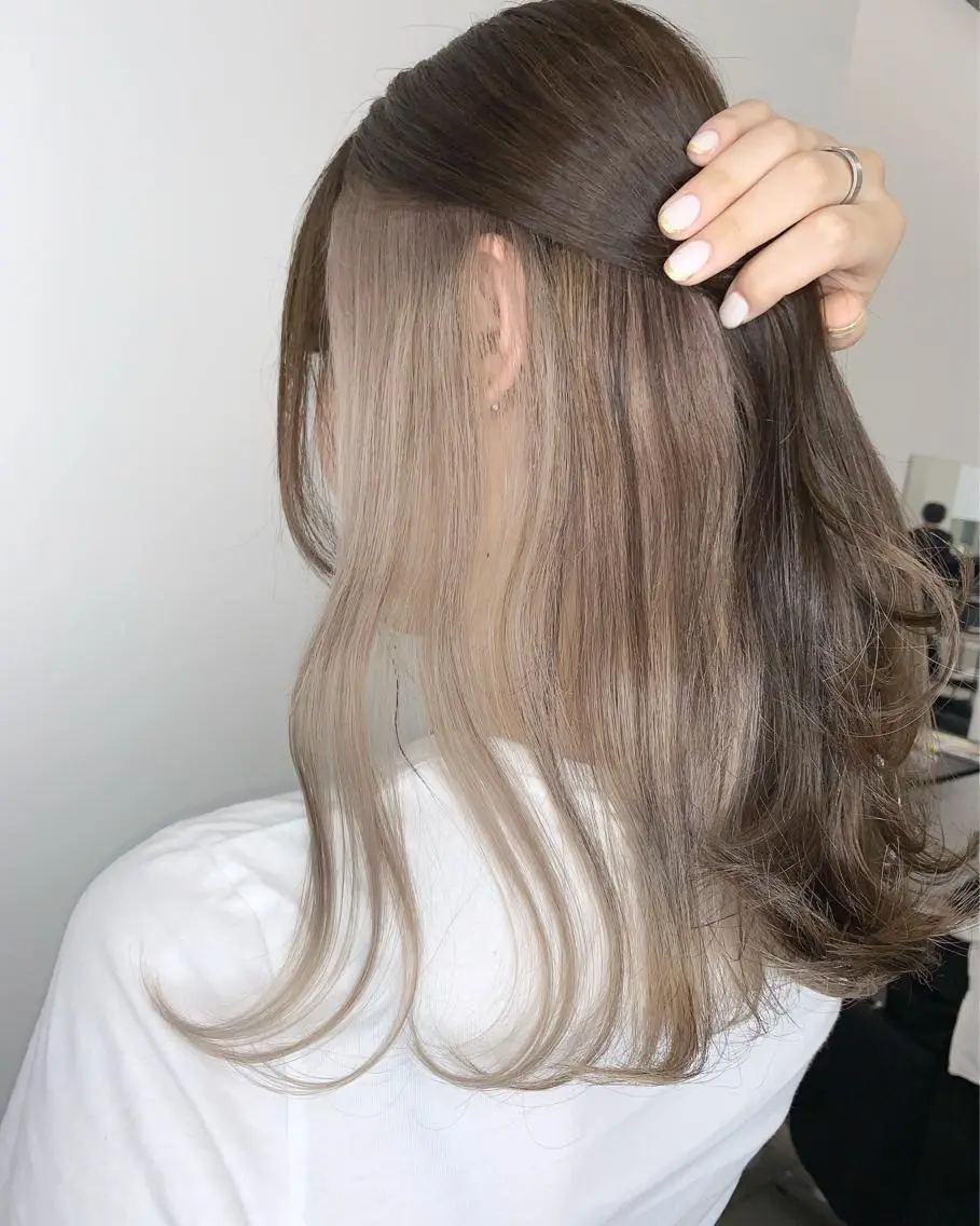 セミロング カット ヘアカラー トリートメント 山田 絵里菜のヘアスタイル