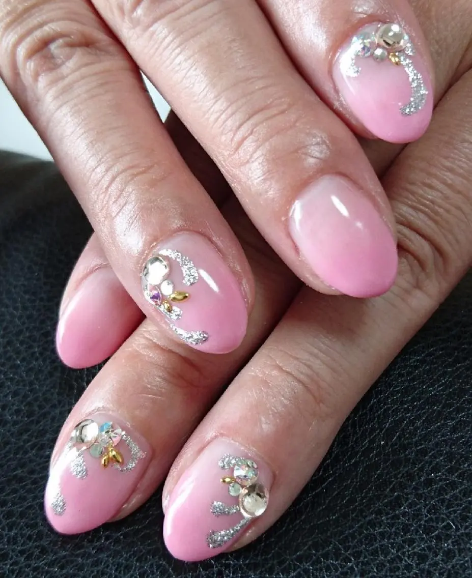 ネイル キラキラネイル ラメ(グリッター) ピンク Lilith Nailのネイルデザイン