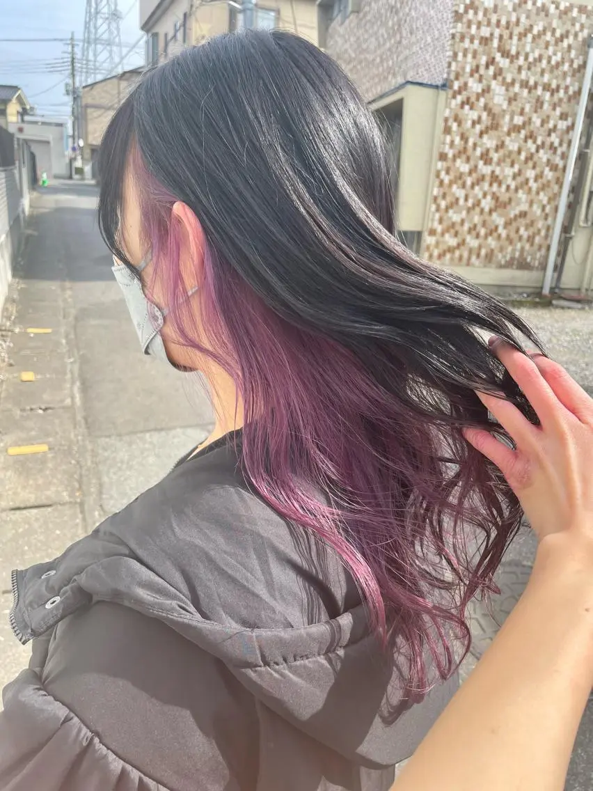 ロング カラー インナーカラー 推し ブリーチ  髪質改善のヘアスタイル