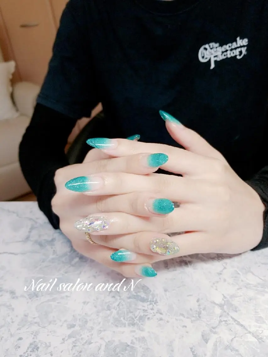 ネイル and Nのネイルデザイン