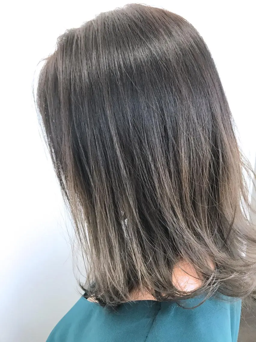 ミディアム カラー ショートボブ 透明感カラー グラデーションカラー ハイライトカラー インナーカラー トレンドパーマ 加藤菜月のヘアスタイル