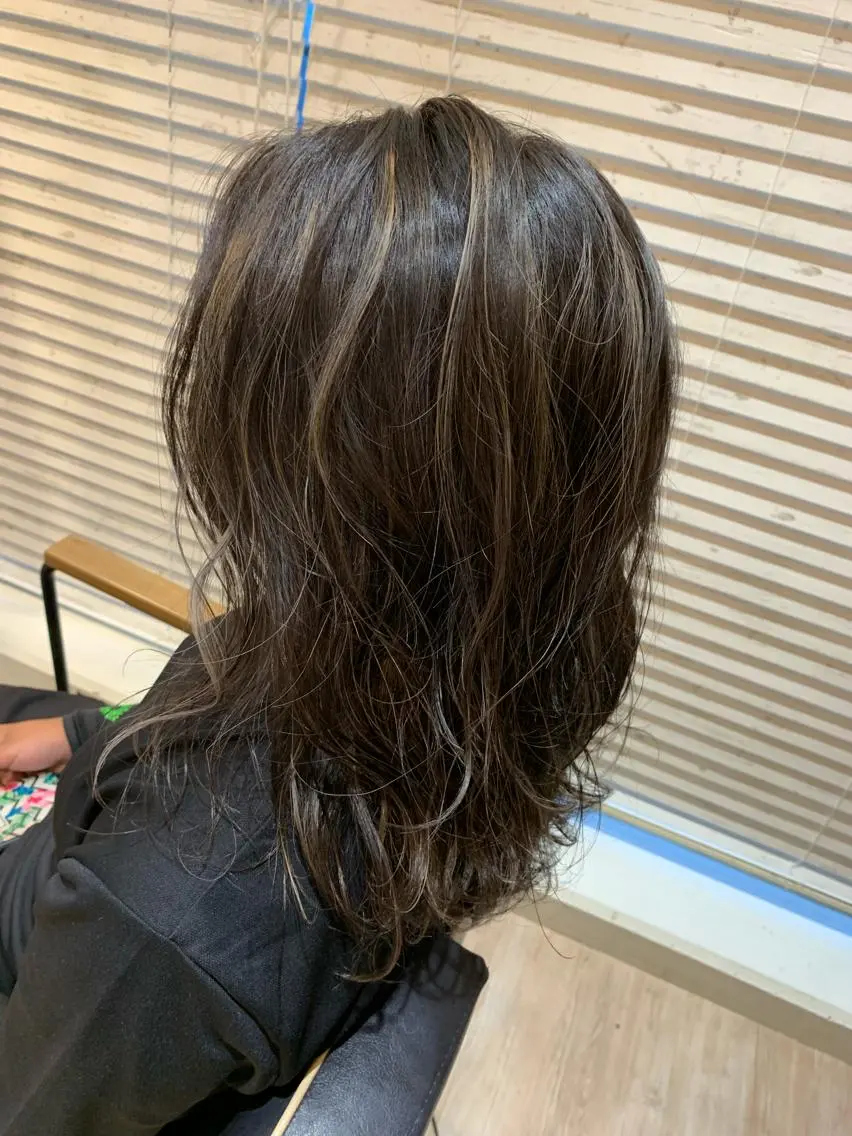 ミディアム カラー ハイライトカラー ハイライト 大久保 隆蔵のヘアスタイル