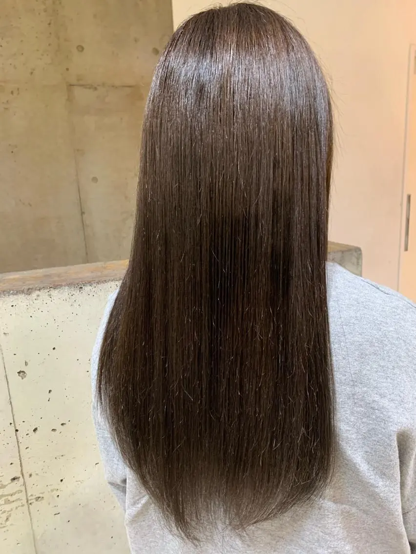 ロング カラー グレージュ イルミナカラー 顔周り/暗髪カラー 艶カラー/アベマホのヘアスタイル