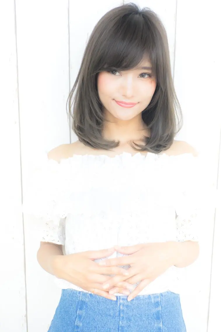 ミディアム おしゃれ染めで白髪を 染める/山口玲緒奈のヘアスタイル