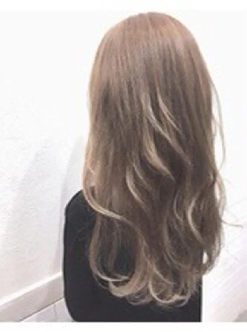 ロング カラー バレイヤージュ ベージュカラー ブリーチ ダブルカラー グラデーションカラー ヘアカラー memento 斎藤大覚のヘアスタイル