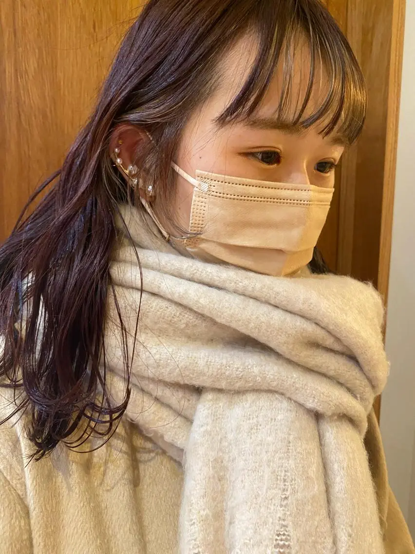 セミロング カラー ブリーチ ピンクカラー 砂原 ひよりのヘアスタイル
