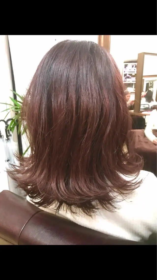 ミディアム カラー アッシュ ピンクカラー ピンクアッシュ 白髪ぼかしハイライト バレイヤージュヤマトのヘアスタイル