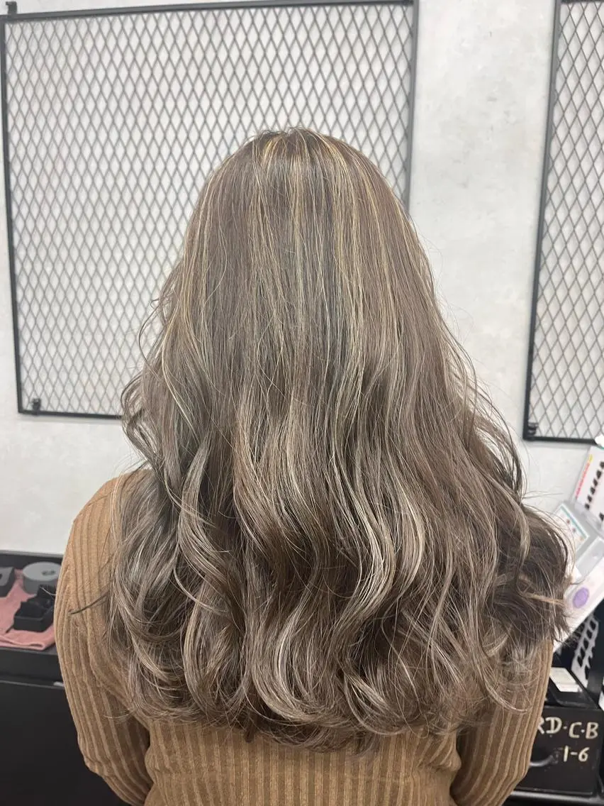 ロング 川畑 花菜のヘアスタイル