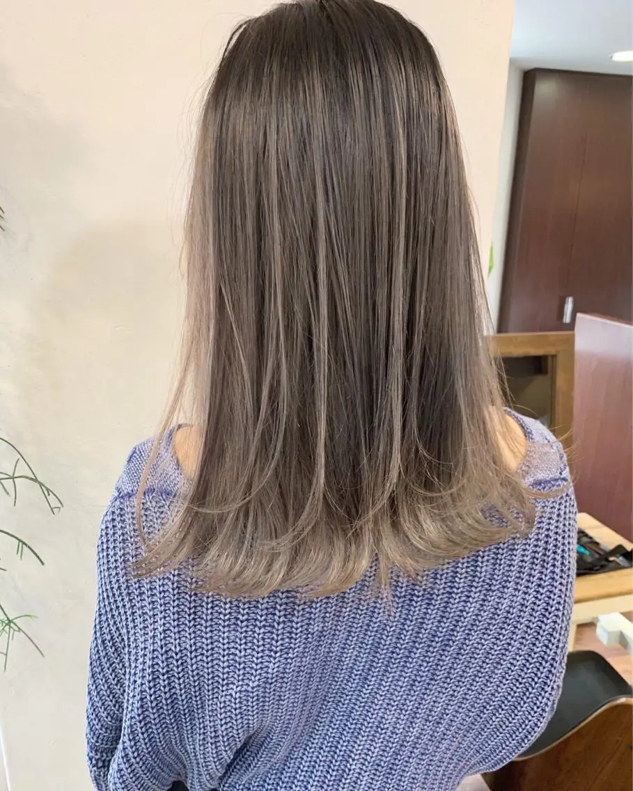 セミロング カラー 【韓国ヘア×透明感 カラー】笹谷 莉未のヘアスタイル