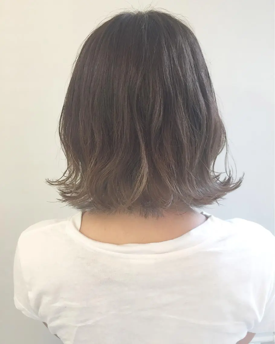 ミディアム カラー ブリーチ グラデーションカラー 齋藤 咲のヘアスタイル