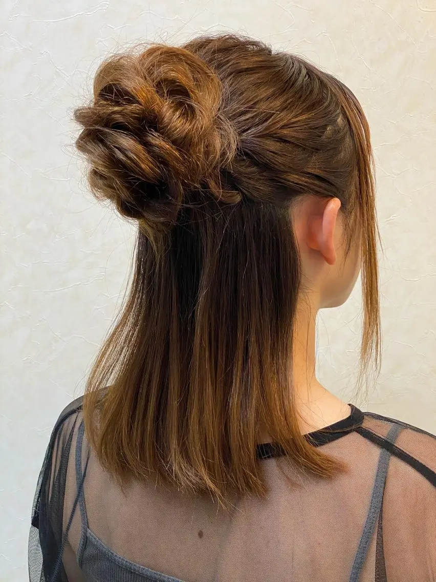 ミディアム お団子ヘア ヘアセット 泉 汐織のヘアスタイル