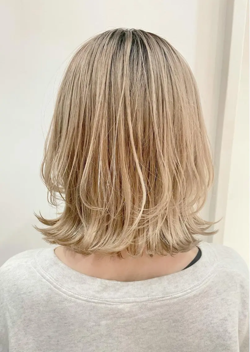 ミディアム カラー ヘアカラー トリートメント レイヤーカット 🪩yurikaのヘアスタイル