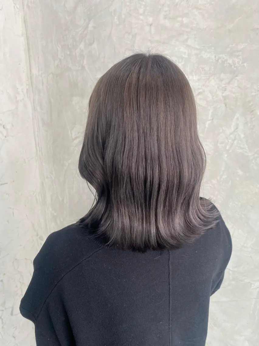 ミディアム カラー 佐伯 鼓乃美のヘアスタイル