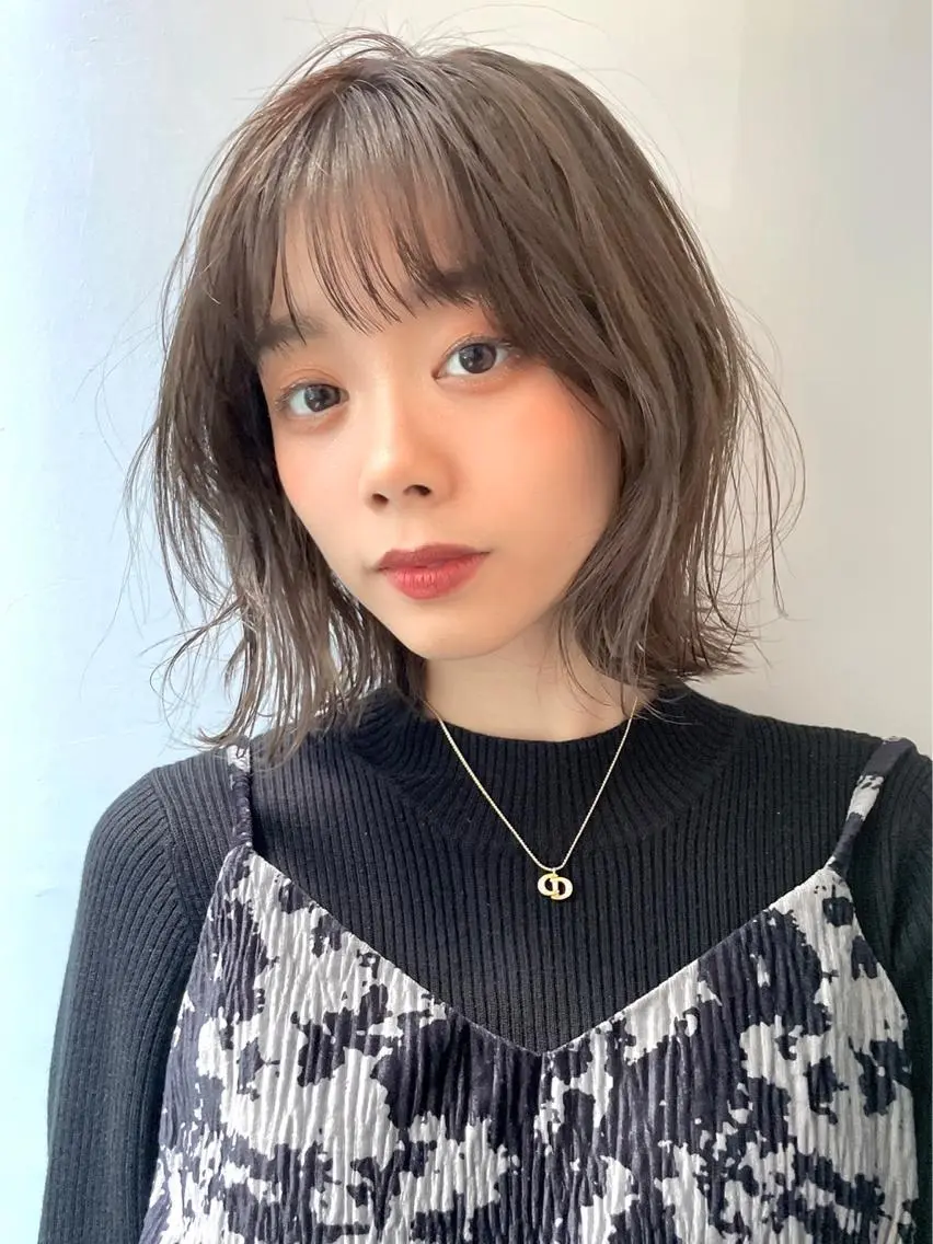 ミディアム カラー Neolive 千尋のヘアスタイル