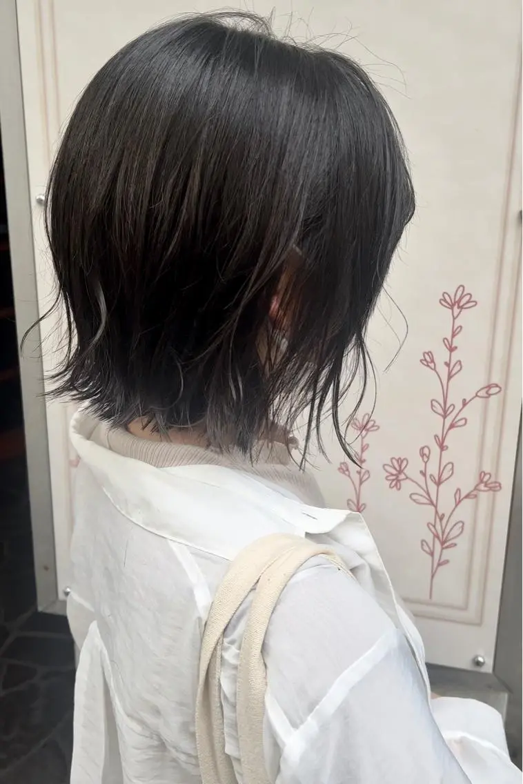 ミディアム 切りっぱなしボブ ボブ カット トリートメント 及川 祐輔のヘアスタイル