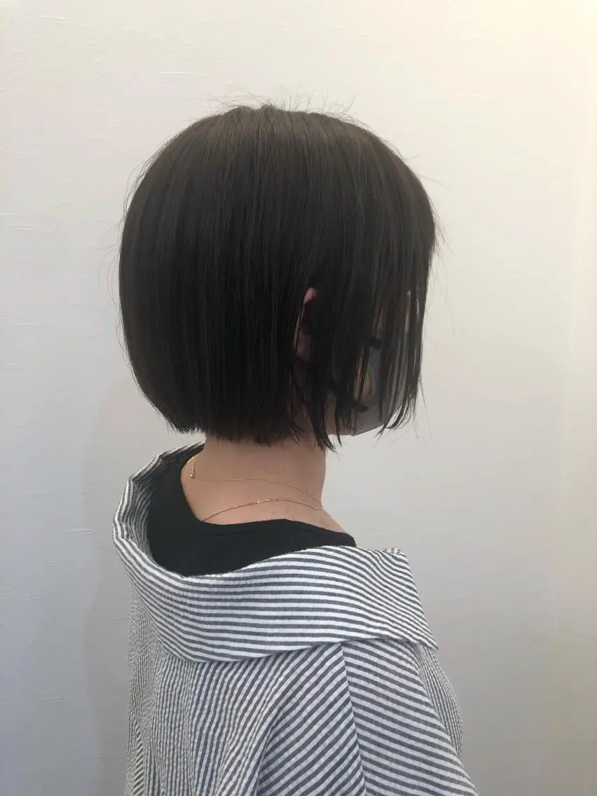 ショート ツノガイ エリのヘアスタイル