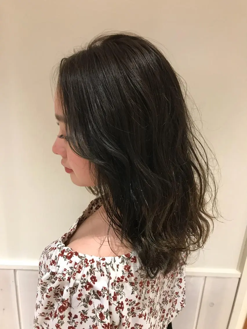 セミロング カラー パーマ セミロングパーマ アッシュ オリーブアッシュ 清水 ちひろ ✄トップスタイリストのヘアスタイル
