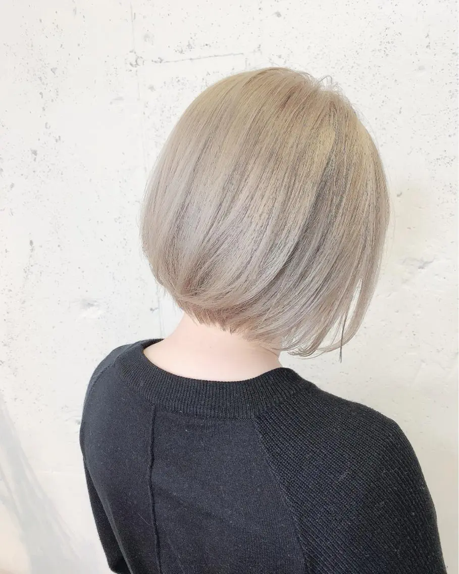 ショート カラー 透明感ハイトーン🦄 キラ🌈のヘアスタイル
