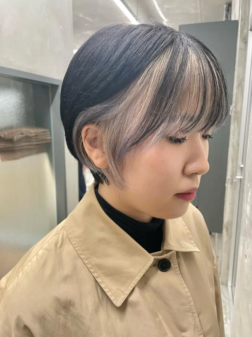 ミディアム カラー インナーカラー 推し ブリーチ 髪質改善のヘアスタイル