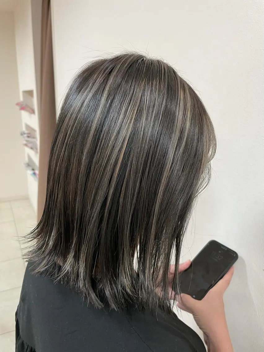 ミディアム カラー ヘアアレンジ ヘアカラー トリートメント 【Sweep】おじま のぞみのヘアスタイル