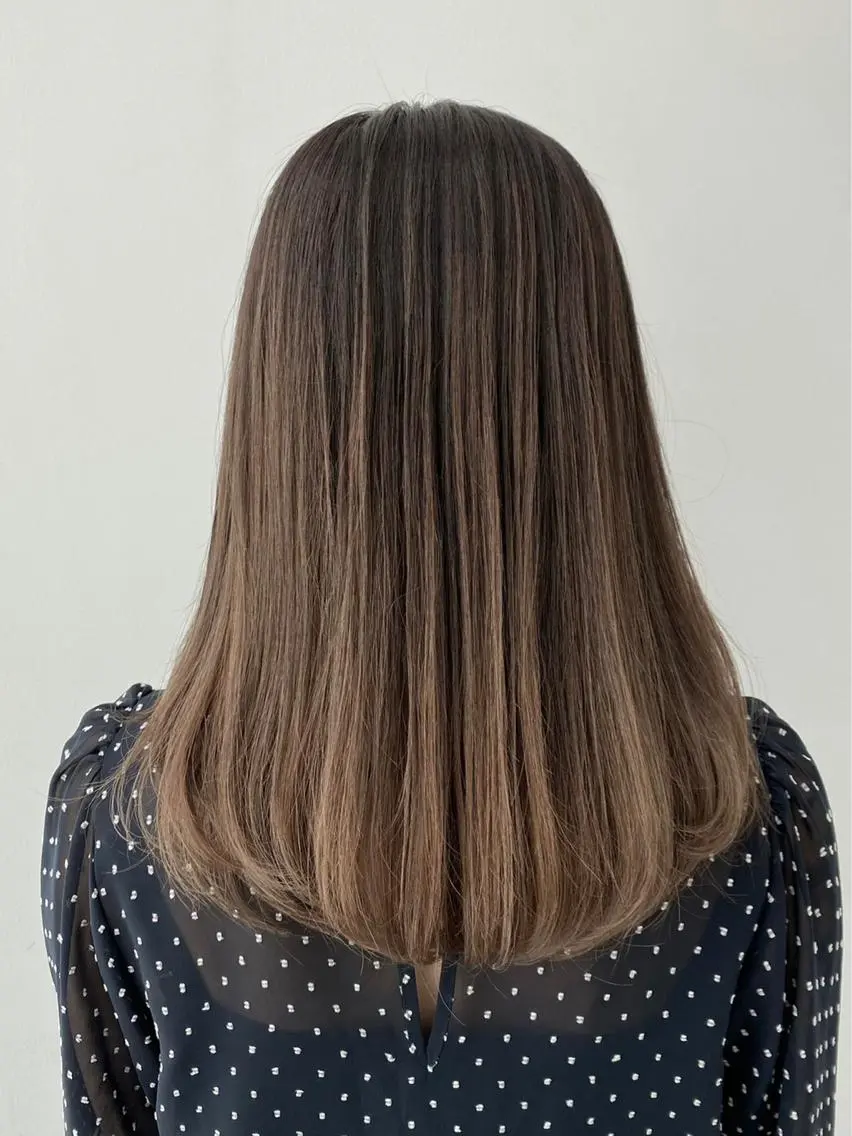 セミロング カラー グラデーションカラー ヘアカラー トリートメント 【公式】amble luxe池袋東口🩷のヘアスタイル