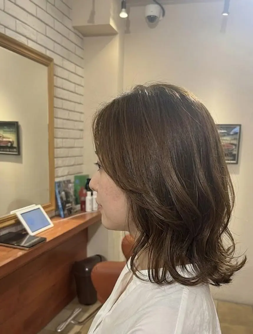 ミディアム カラー 顔周りカット カット トリートメント flencia 丸 和博|カットのヘアスタイル