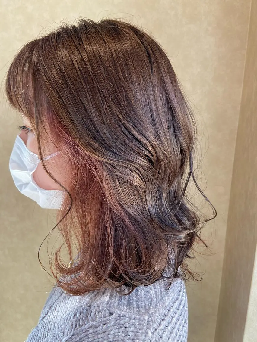 ミディアム カラー ベージュカラー インナーカラー ピンクカラー ピンクベージュ 小林 亜紀のヘアスタイル