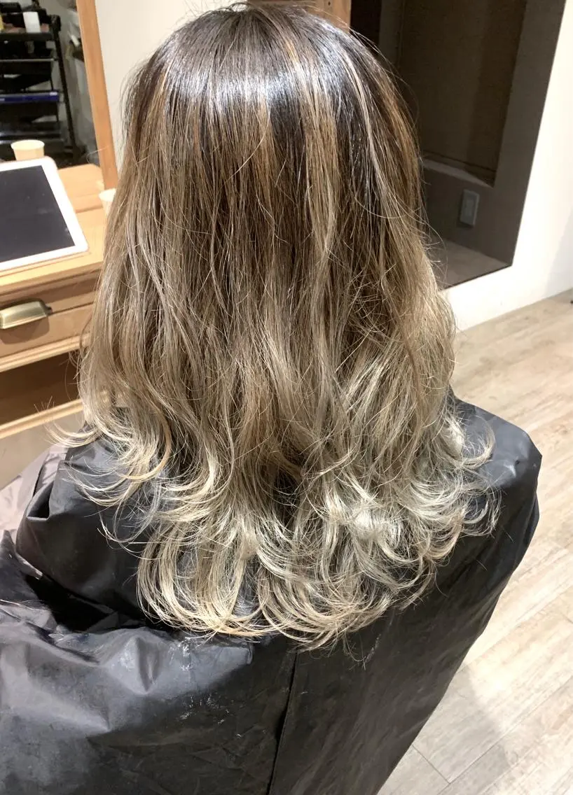 ロング カラー バレイヤージュ ブロンド 外国人風カラー レイヤーカット ヘアカラー トリートメント レイヤー/ウルフ ハイトーンhiroのヘアスタイル