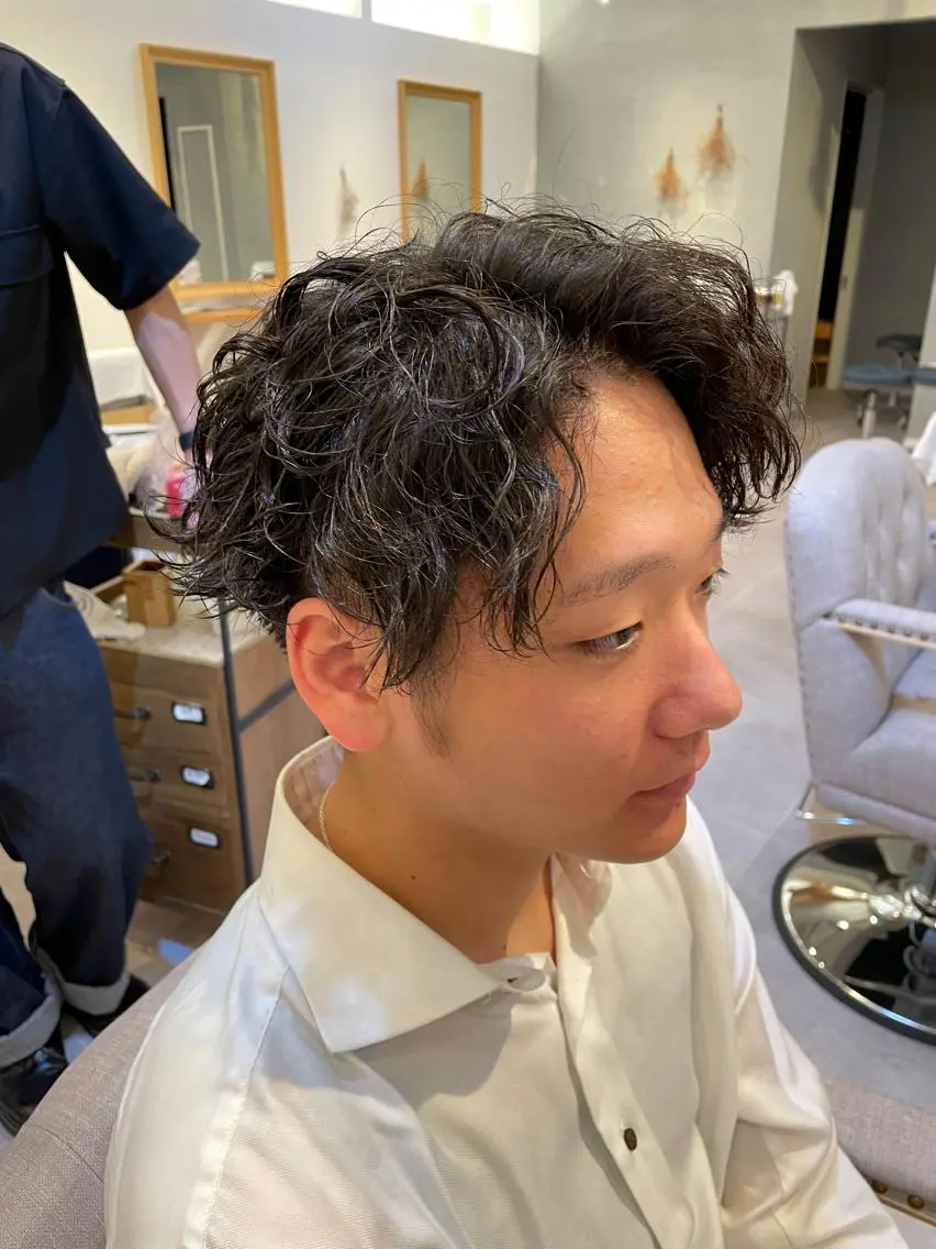 パーマ メンズ メンズパーマ 刈り上げ 波巻きパーマ siie ヤギのヘアスタイル