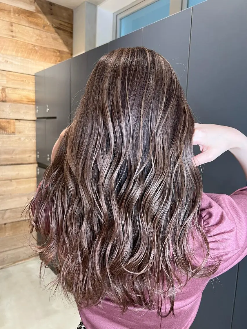 セミロング ハイライト カット ヘアカラー トリートメント 🇺🇸ハイライト特 化美容師🇺🇸漆沢のヘアスタイル
