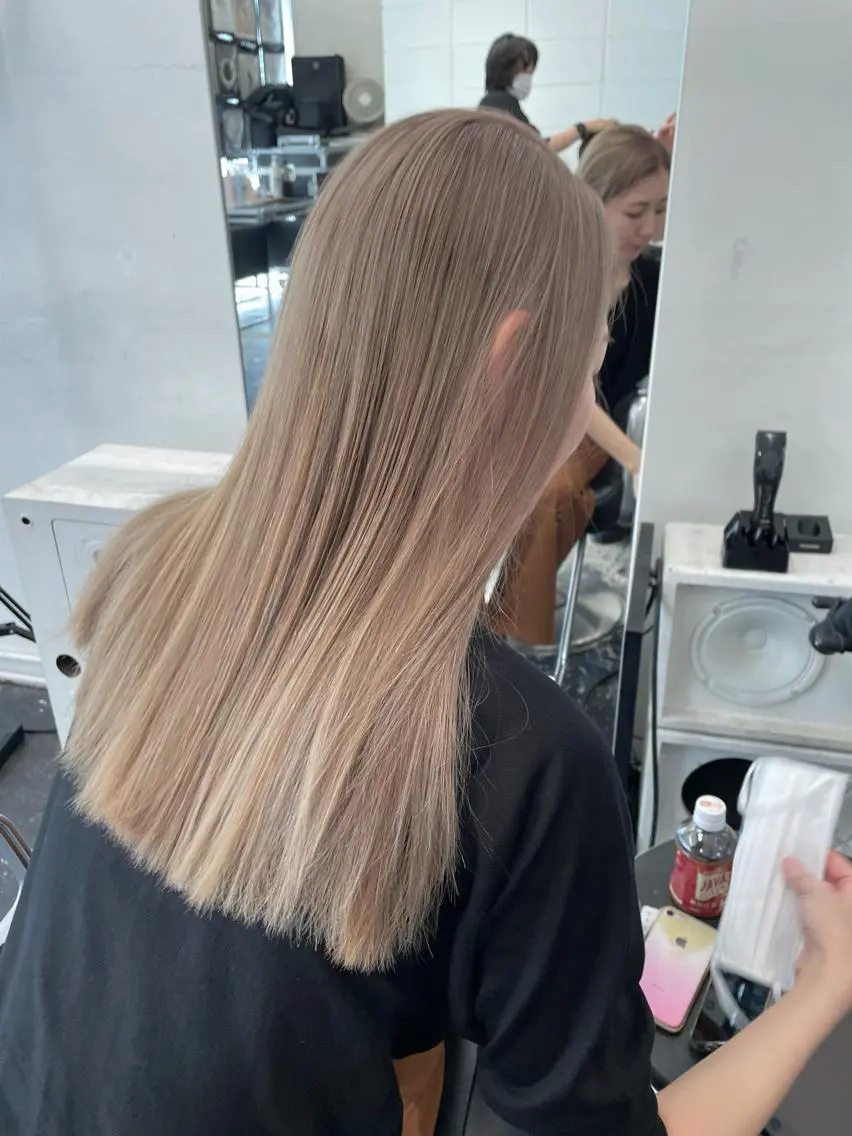 ロング カラー ヘアアレンジ ベージュカラー ブリーチ ヘーゼル カット ヘアカラー トリートメント 艶ハイトーン/ヘア アレンジAYAKAのヘアスタイル