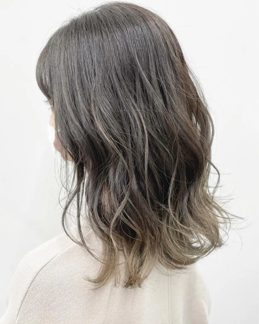 ミディアム カラー バレイヤージュ レイヤーカット 🦄インナーカラー 🦄貫井彩花のヘアスタイル