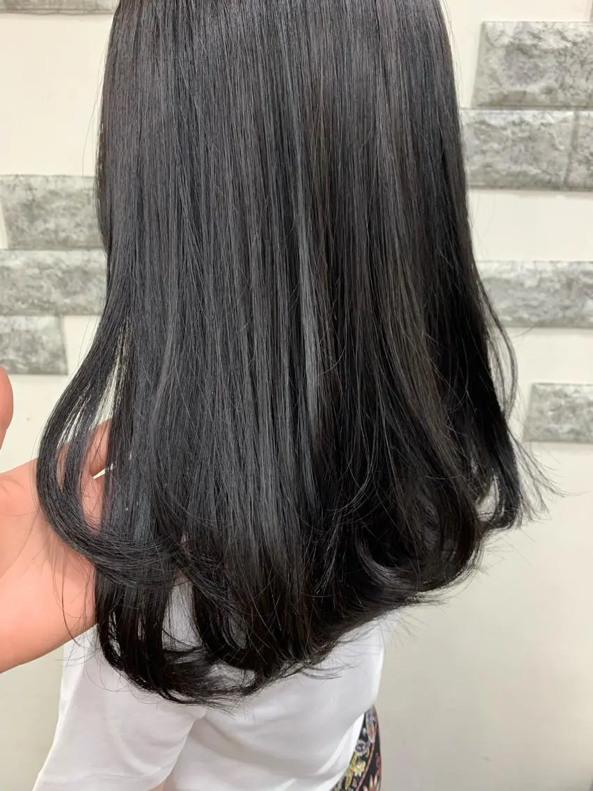 セミロング カラー 薄田 珠美のヘアスタイル
