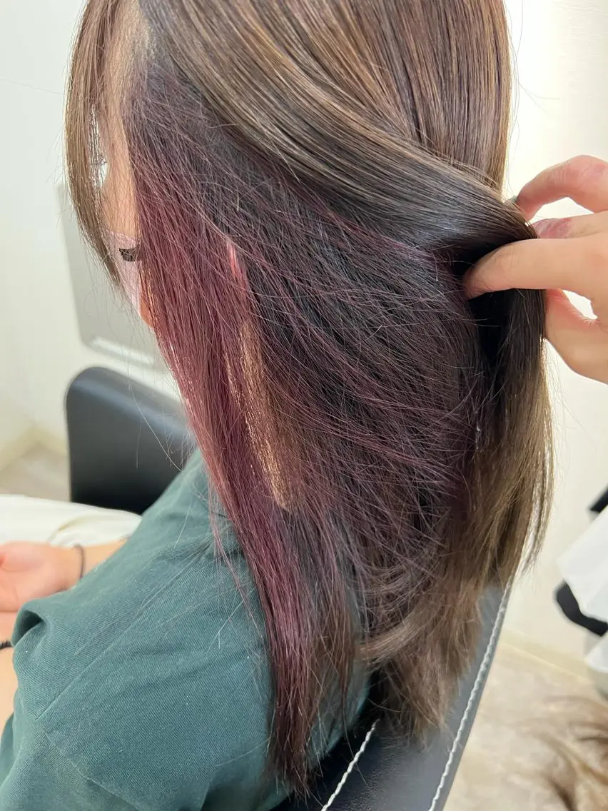 ロング カラー ベージュカラー カシス イヤリングカラー ピンクカラー カット ヘアカラー トリートメント 🥣🫧艶カラー 🦋アカマ ミユ🦋のヘアスタイル