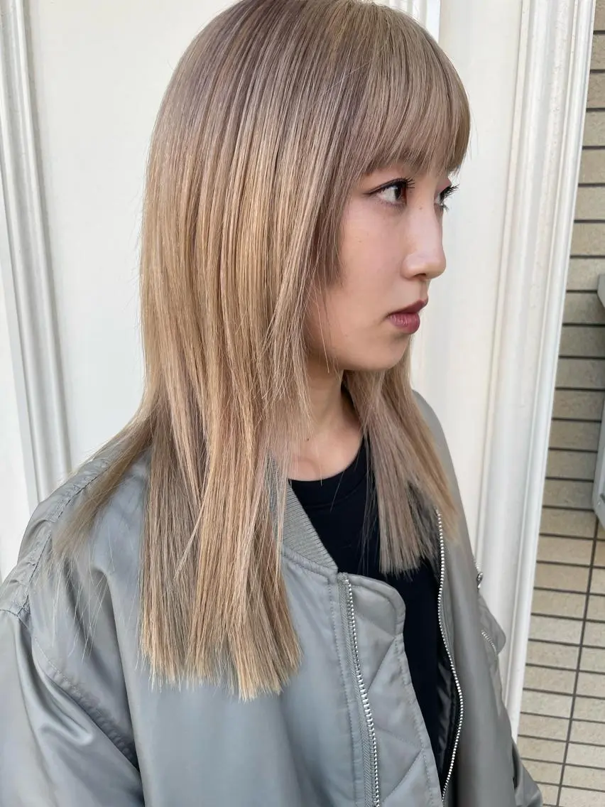セミロング 森安 華楠のヘアスタイル