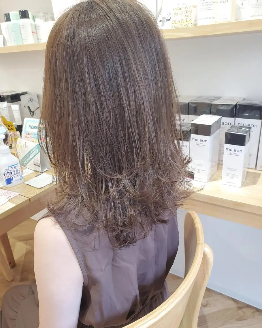 ミディアム カラー レイヤーカット belta 姫路山吹 カラーモデル募集のヘアスタイル
