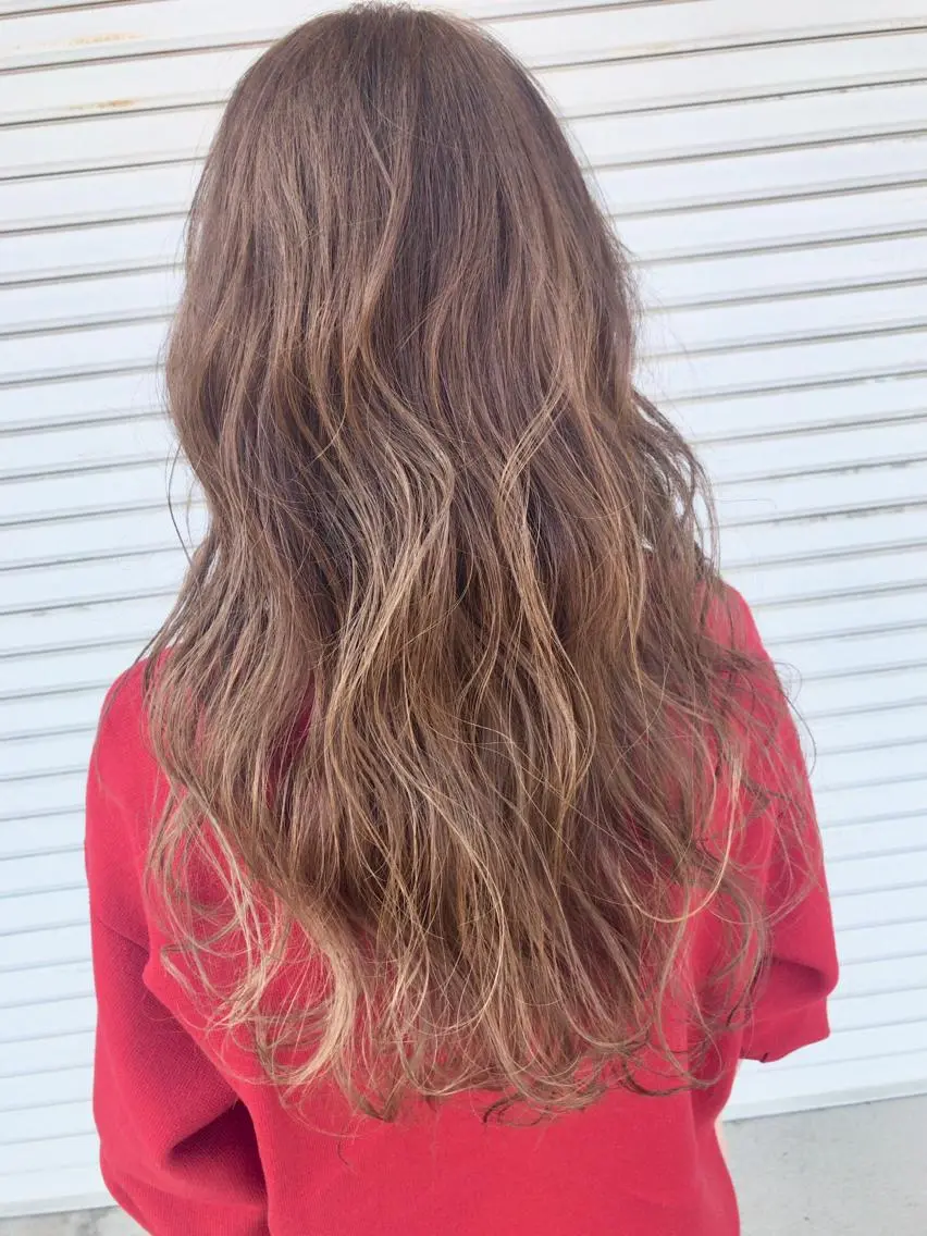 セミロング カラー ダブルカラー ハイライトカラー ハイライト レイヤーカット匠 イソザキノリユキのヘアスタイル