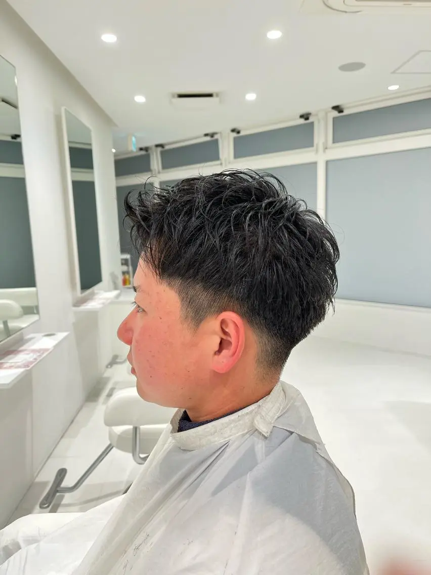 メンズ ✨フェザーパーマ✨ スパイキー✨星野拓磨のヘアスタイル