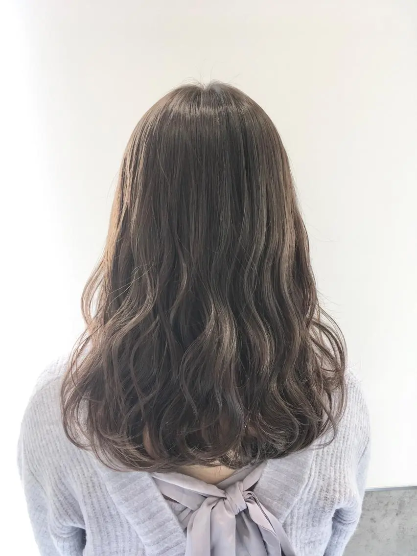 ミディアム カラー ブリーチ グレージュ ブリーチなしカラー ヘアカラー トリートメント ヘッドスパ ヘアセット yoshi ☆のヘアスタイル