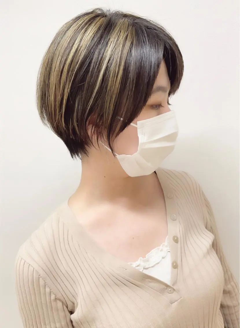 ショート カラー ハイライトカラー ハイライト 大人女性ショート専門 tomodaのヘアスタイル