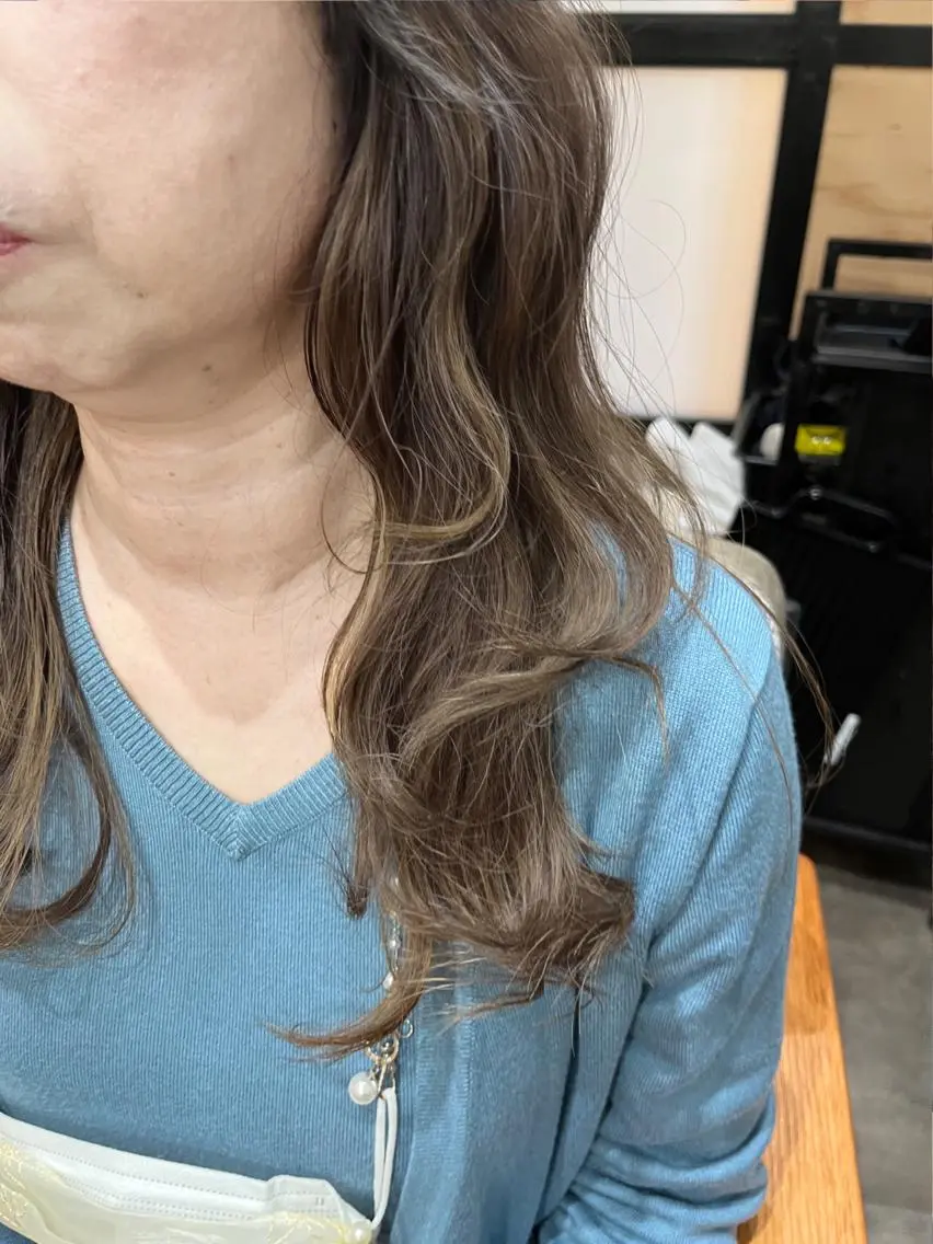 セミロング カラー パーマ ヘアアレンジ メンズ キッズ ネイル マツエク・マツパ アイブロウ 子どものヘアアレンジ メンズバレイヤージュ メンズハイライト メンズインナーカラー メンズ韓国風 カット トリートメント 久木原 ゆりのヘアスタイル