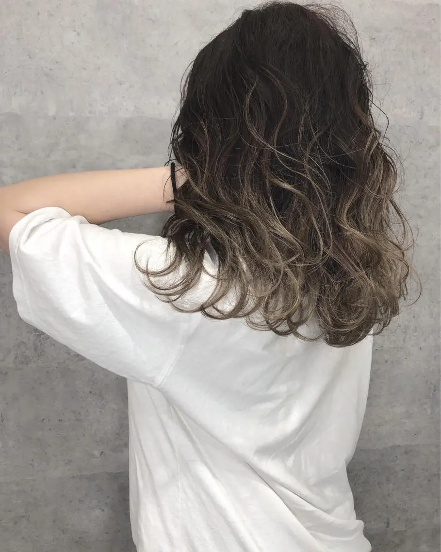 ミディアム カラー 髪質改善 中川 翔のヘアスタイル