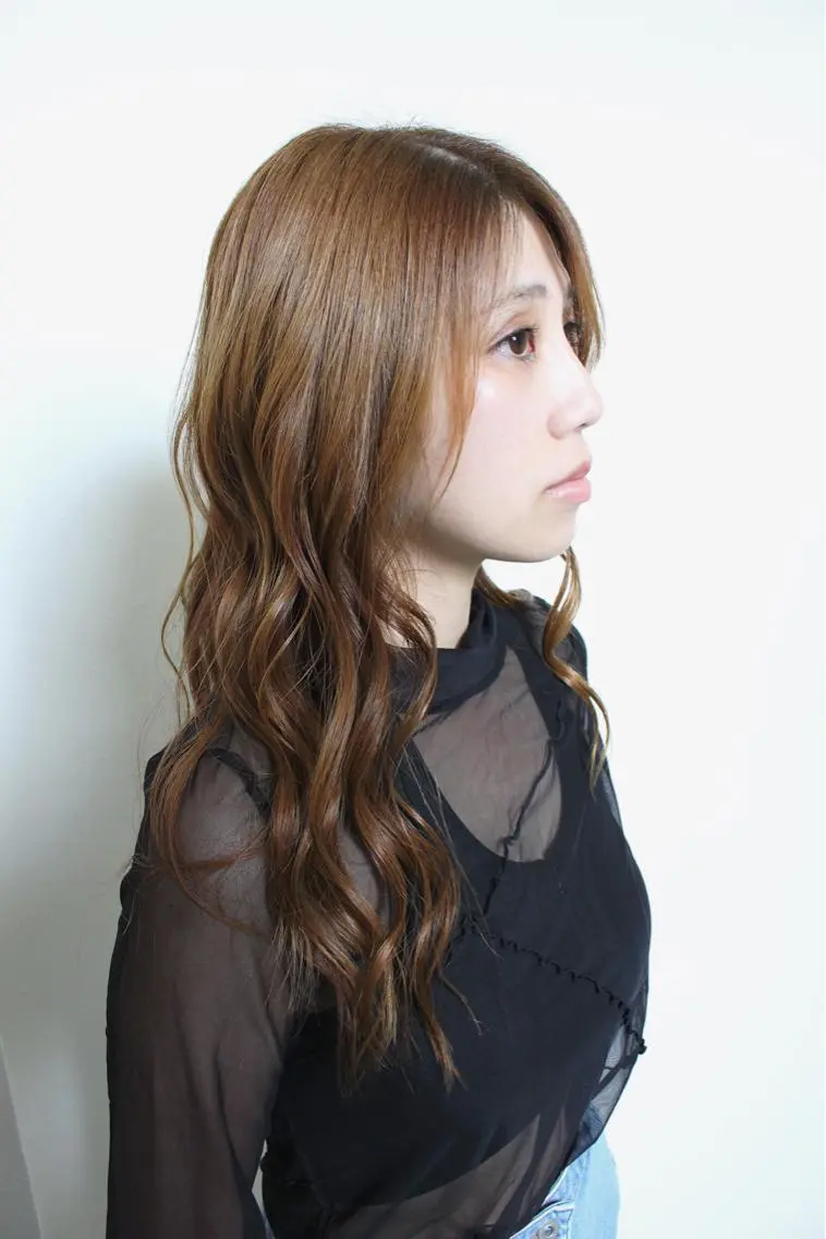 セミロング カラー ブリーチ ブラウンカラー ブリーチなしカラー ヘアカラー 土居 正季のヘアスタイル